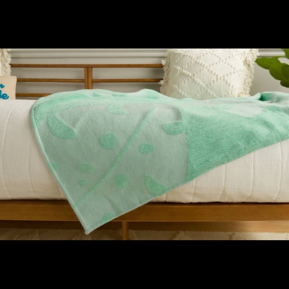 NWT Disney Princess X pop sugar Moana inspired throw blanket & eye mask - Picture 3 of 4